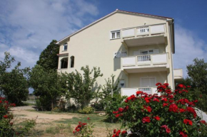 Apartments with a parking space Mundanije, Rab - 4953  Раб